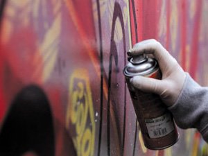 Граффити-райтеры нарисуют на набережной огромную праздничную открытку к 9 Мая