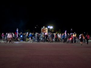 Велосипедисты провели ночной флешмоб (видео, фото)