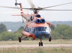 При аварийной посадке вертолета Ми-8 пострадали три человека