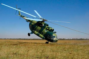 Пострадавших при аварийной посадке вертолета доставят в ОКБ