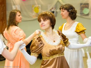 Любители исторических танцев провели бал в стиле романов Джейн Остин (фото)