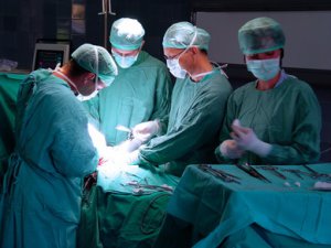 Микрохирурги ОКБ помогают пациенту восстановить мужские половые органы