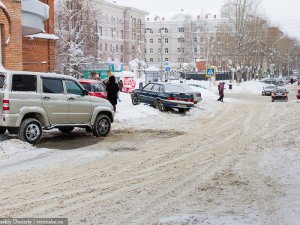 Горадминистрация продлила срок уборки улиц от снега до конца марта