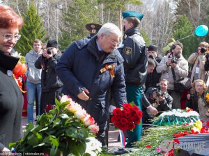 Глава региона поручил издать воспоминания томских ветеранов