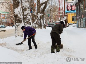 За уборку улиц зимой студенты могут получить до 13 тысяч рублей в месяц