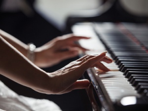 Топовые пианисты мира сыграют на международном фестивале в областной филармонии