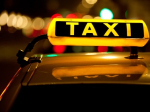В новогоднюю ночь цены на такси незначительно повысятся
