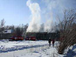 В поселке Центральный Верхнекетского района горит здание школы и детского сада
